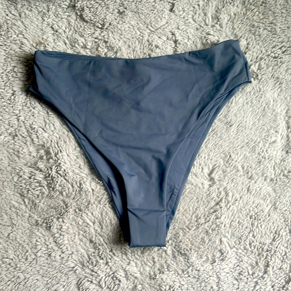 BNWT SKIMS Midwaist Bikini Bottom